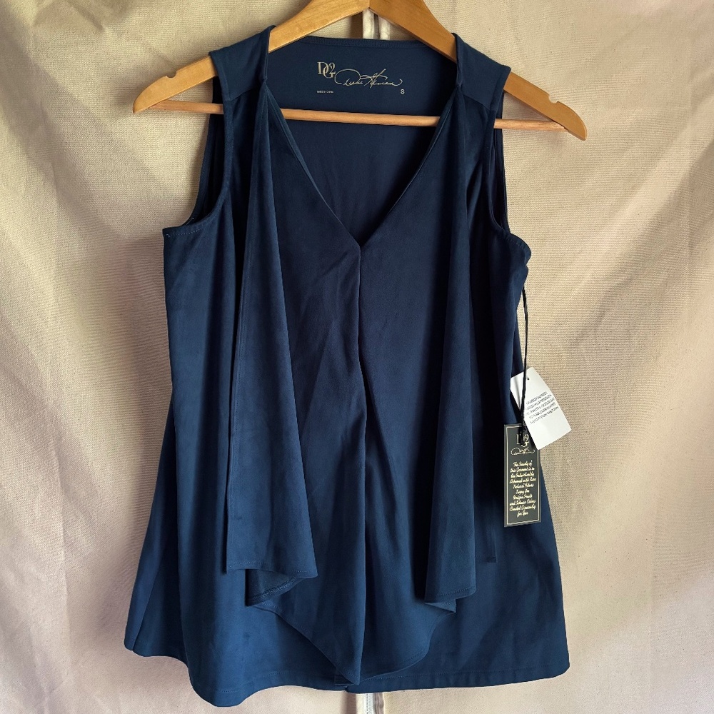 Women's DG2 Diane Gilman Blue Sleeveless Top Small NEW